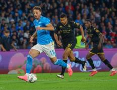 IM体育平台-热那亚队准备迎战亚特兰大的强力挑战