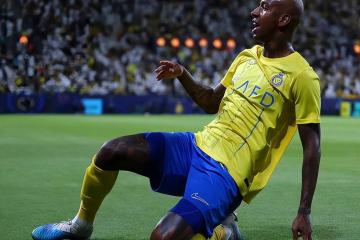 IM体育app-带队到场边不满裁判扎库拉遭足协罚款