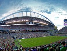 IM体育社区互动入口-跨界传奇，当足球的淘汰赛精神点燃篮球场的接管时刻