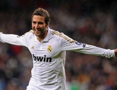 IM体育网页版登录入口-篮网强行终结灰熊，布克抢七封神，宿命对决与孤胆英雄