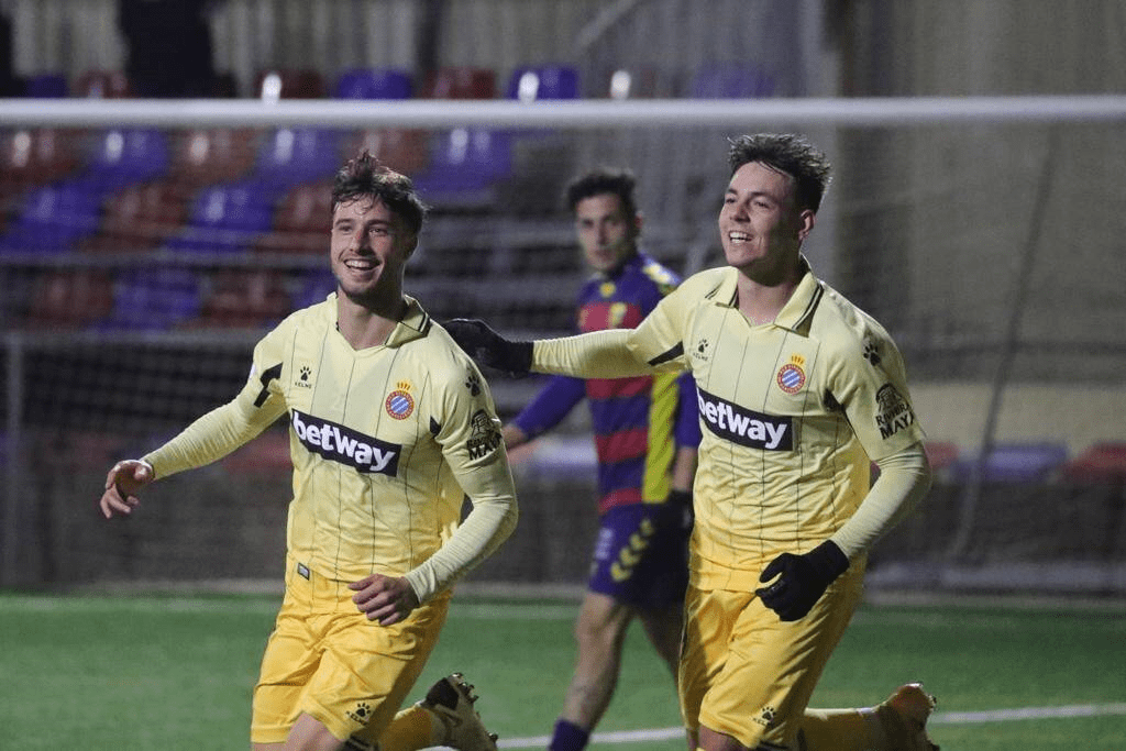 IM体育官网入口-阿尔梅里亚赢球喜悦,飞跃联赛排名的简单介绍