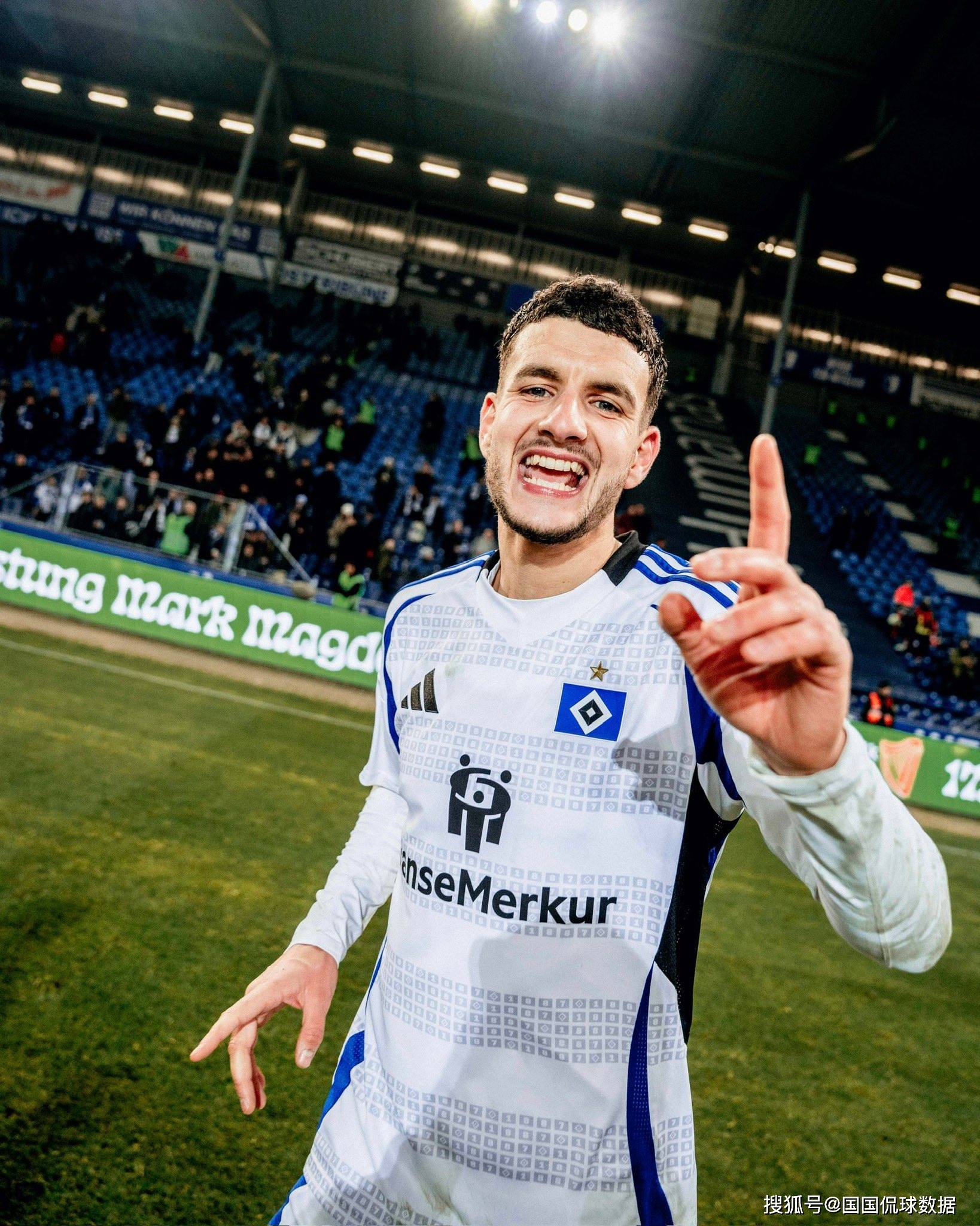 IM体育社区互动入口-关于汉堡球队突围成功,德甲赛场表现赢得掌声的信息