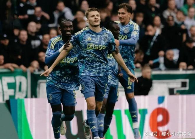 IM体育官方网站-阿贾克斯轻取对手,领跑荷甲积分榜