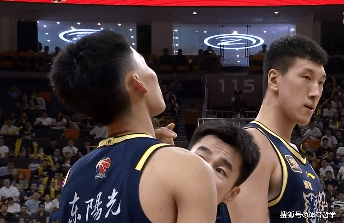 IM体育官网入口-广东队后场组织稳定，轻松击败青岛队