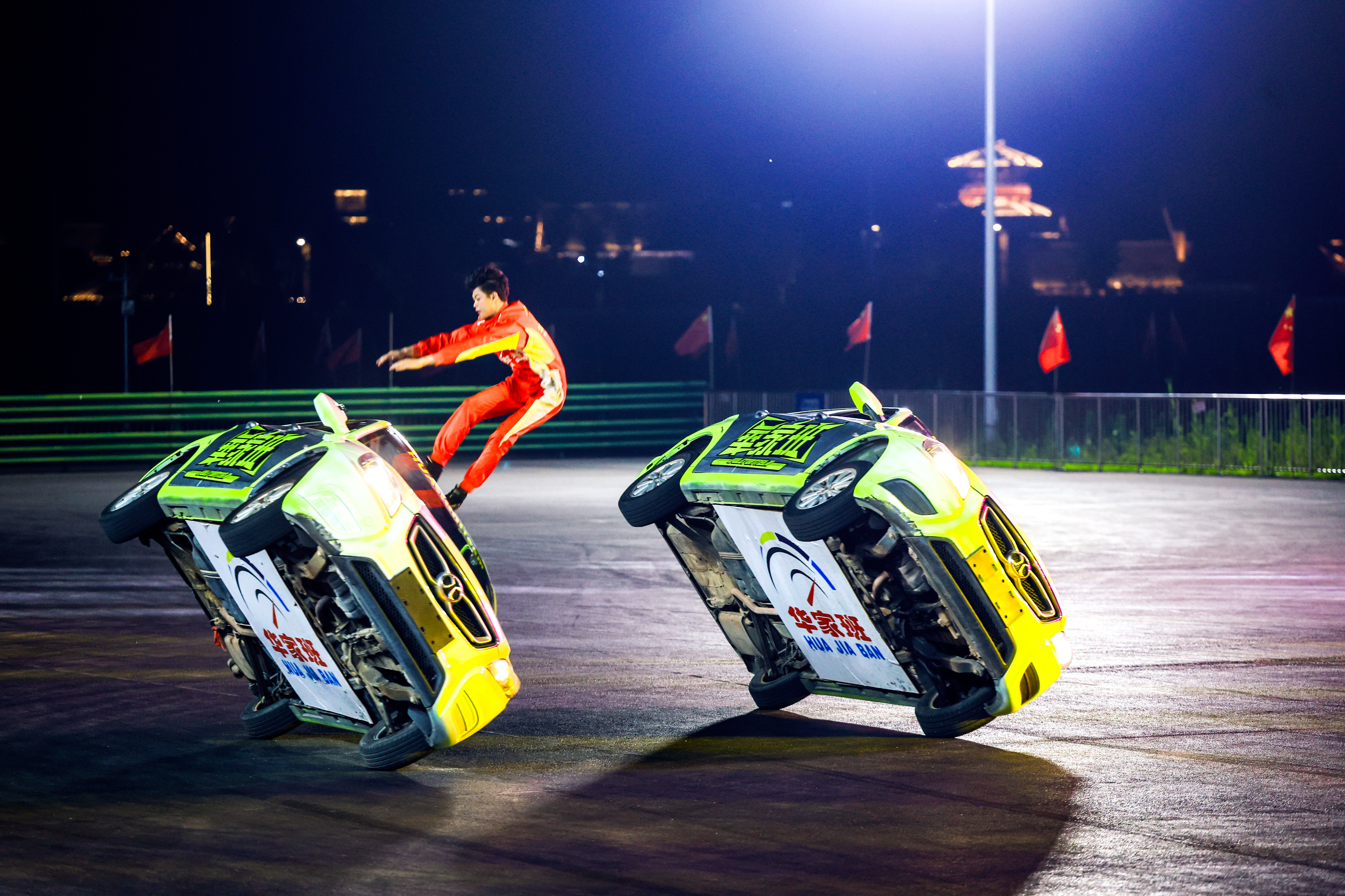 IM体育网页版登录入口-索伯车队逆转哈斯车队,阿隆索点燃赛场的简单介绍