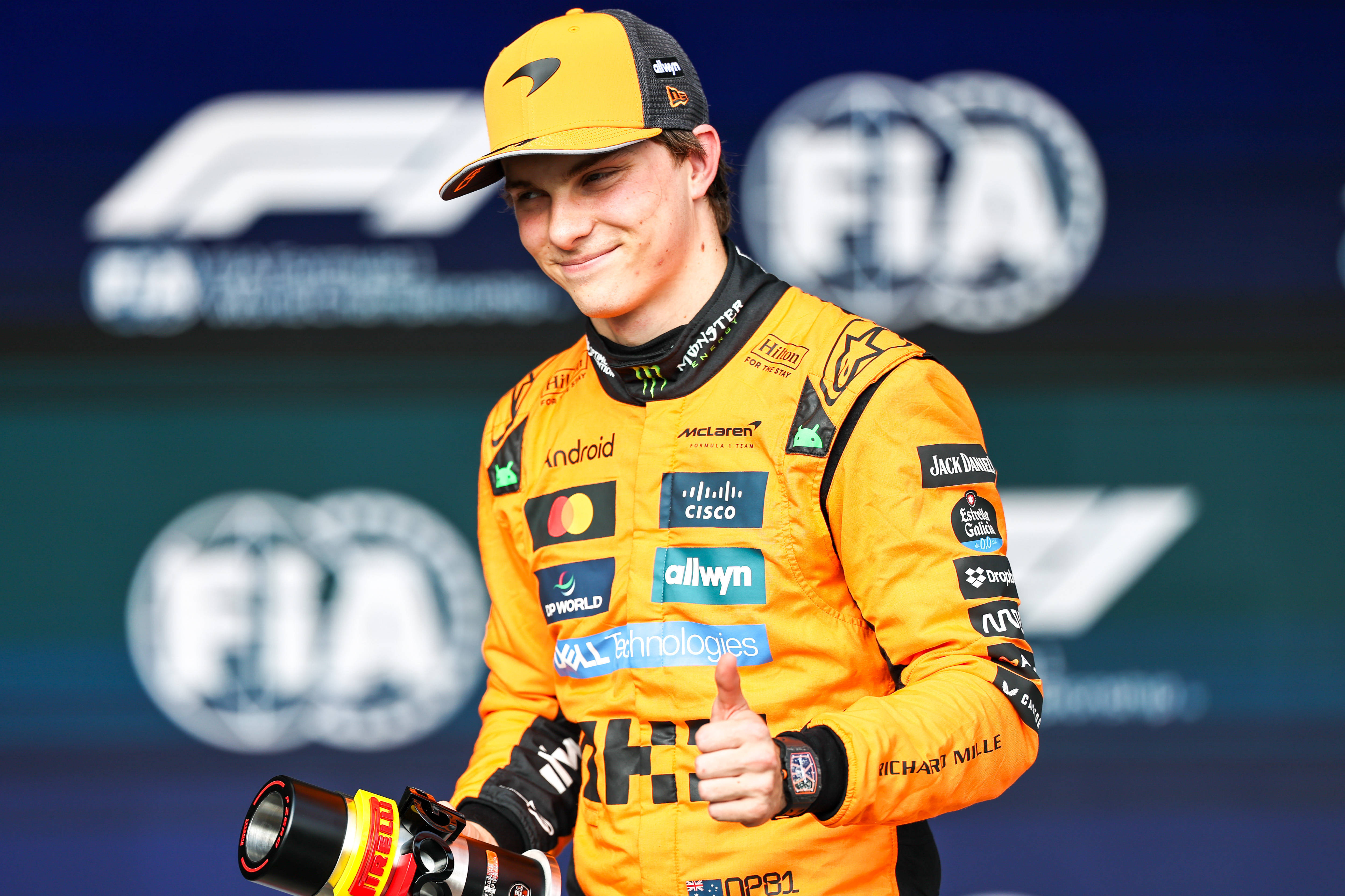 IM体育App下载-阿斯顿马丁鏖战索伯车队，皮亚斯特里统治全场的简单介绍