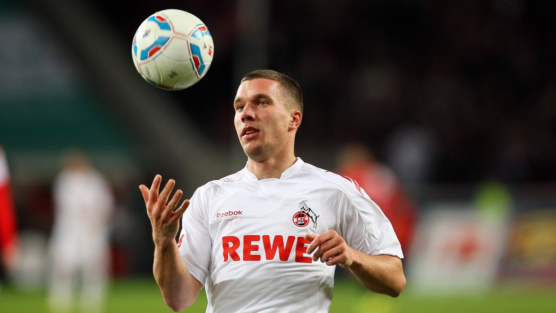 IM体育App下载-硬仗之王德里赫特,从荷兰到中国,防守艺术如何锁死尼斯?