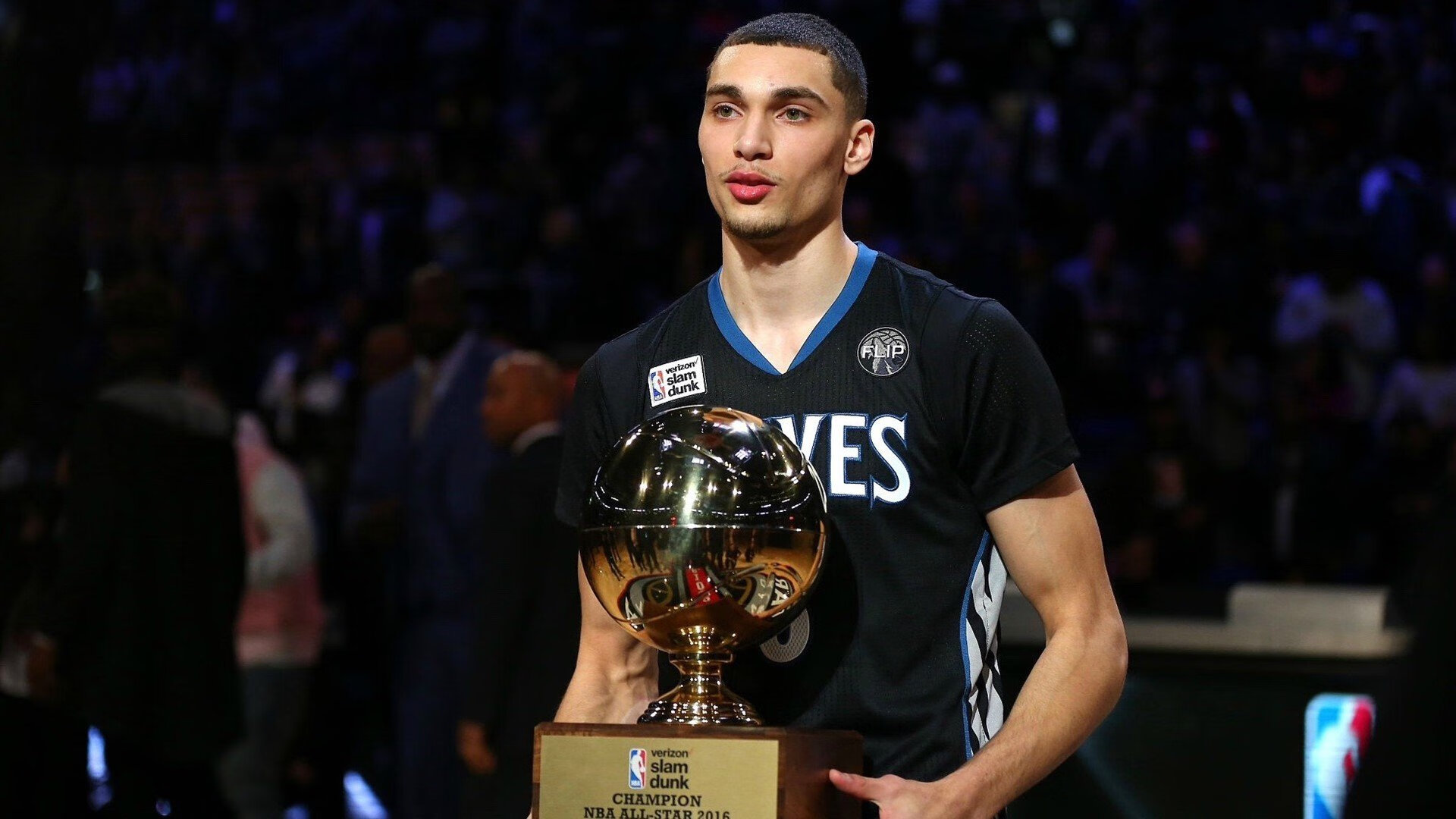 IM体育App下载-锡安关键火力全开,开拓者强势压制活塞迎连胜