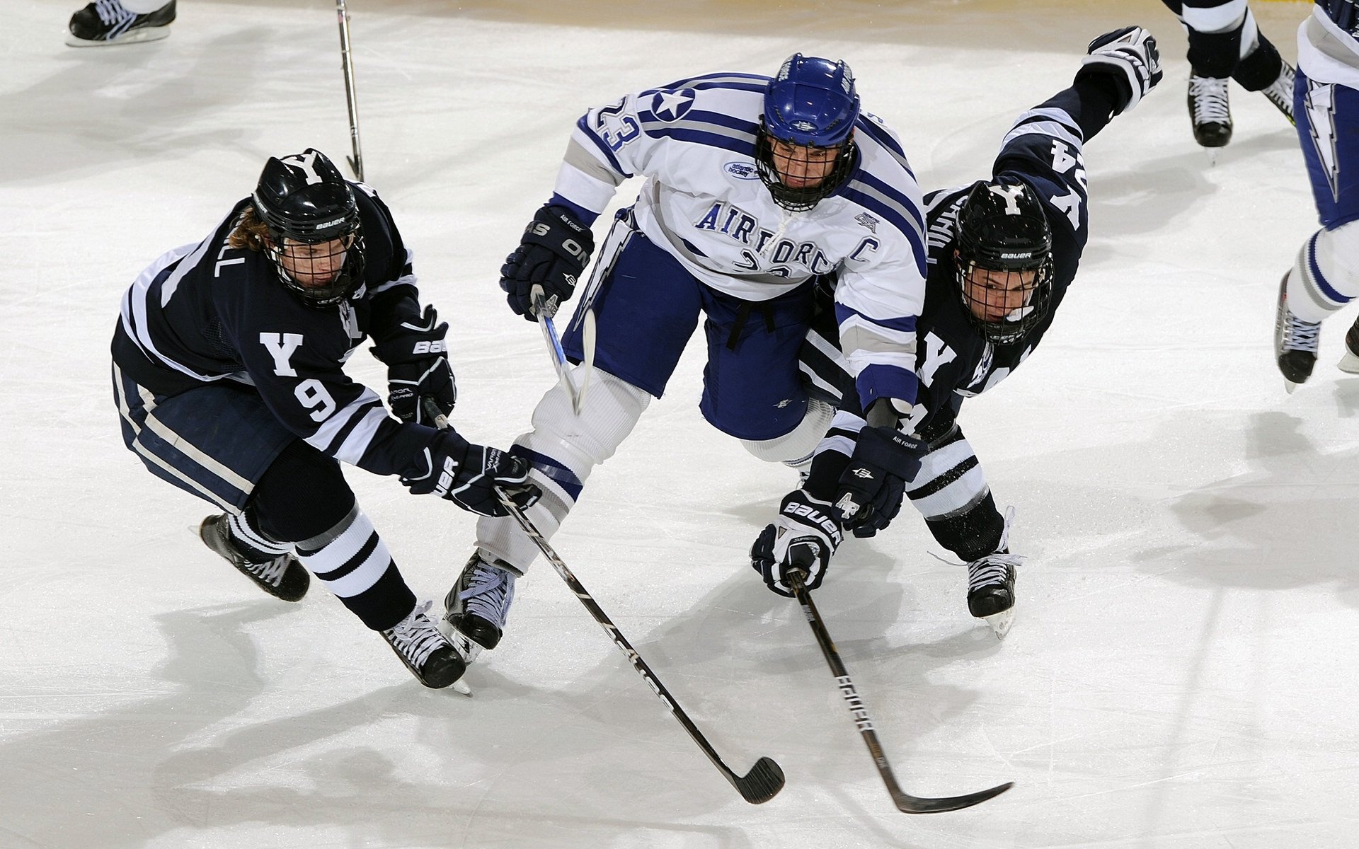 IM体育app-萨内一剑封喉，皇马逆境翻盘拜仁的战术史诗